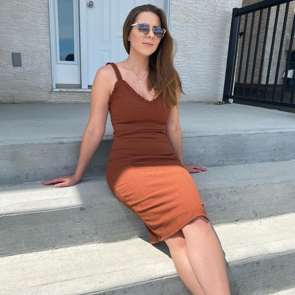 Doha Dress - Picture 2 of 5